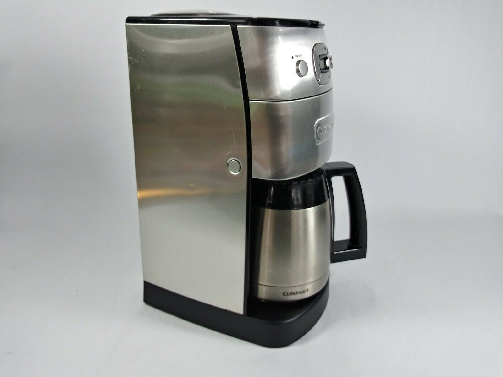 Side view of the DGB-625BC Grind-and-Brew